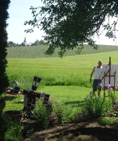 Konstnär Anders Vardam målar i sin trädgård!